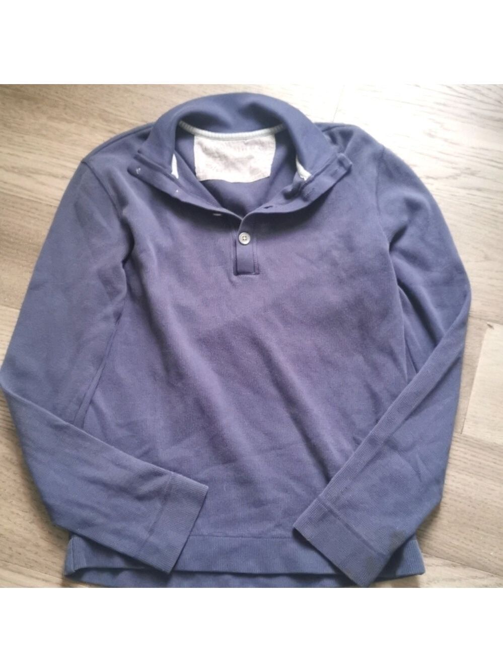 Men's Banana Republic collared Henley long sleeve. Size small. EUC